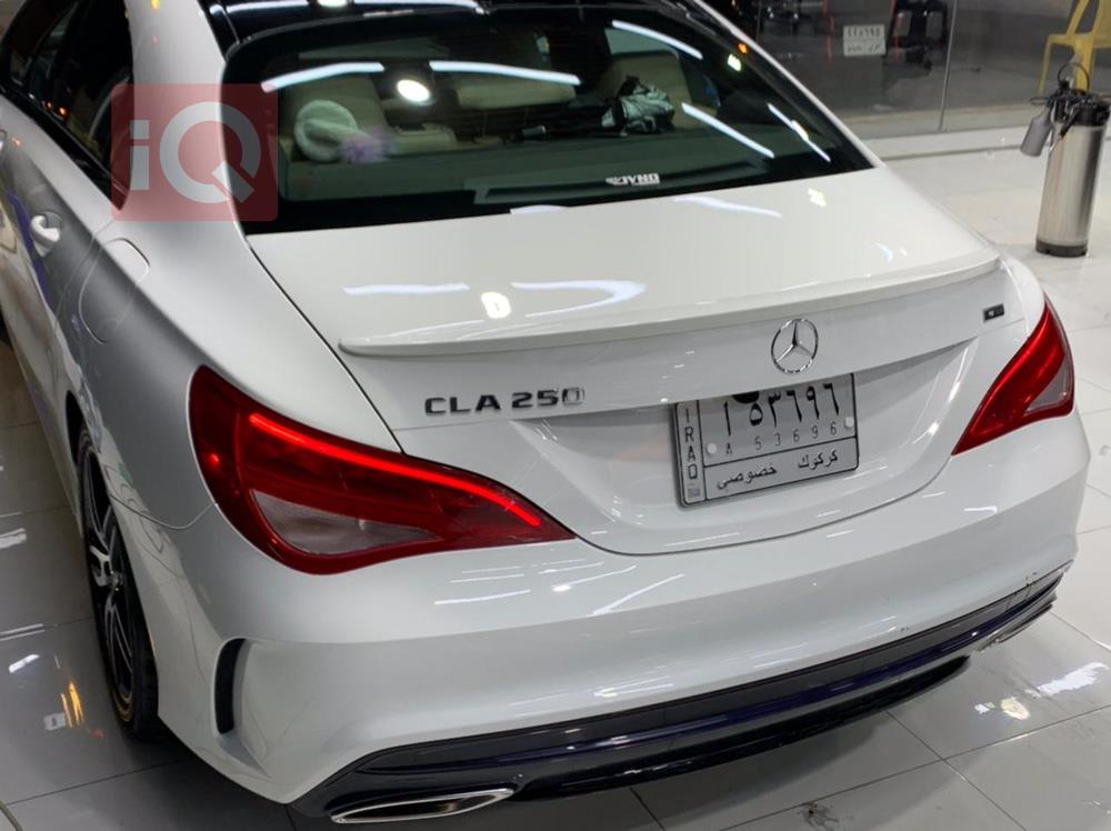 مێرسێدس بێنز CLA